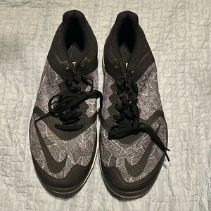 Nike tennis shoes. Size 11